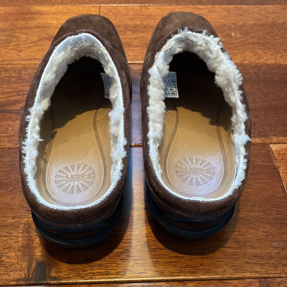 UGG slide - Picture 4 of 7